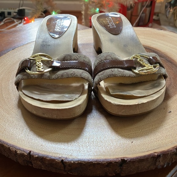 GUESS girls sandal slides size 2.5 - Picture 2 of 7